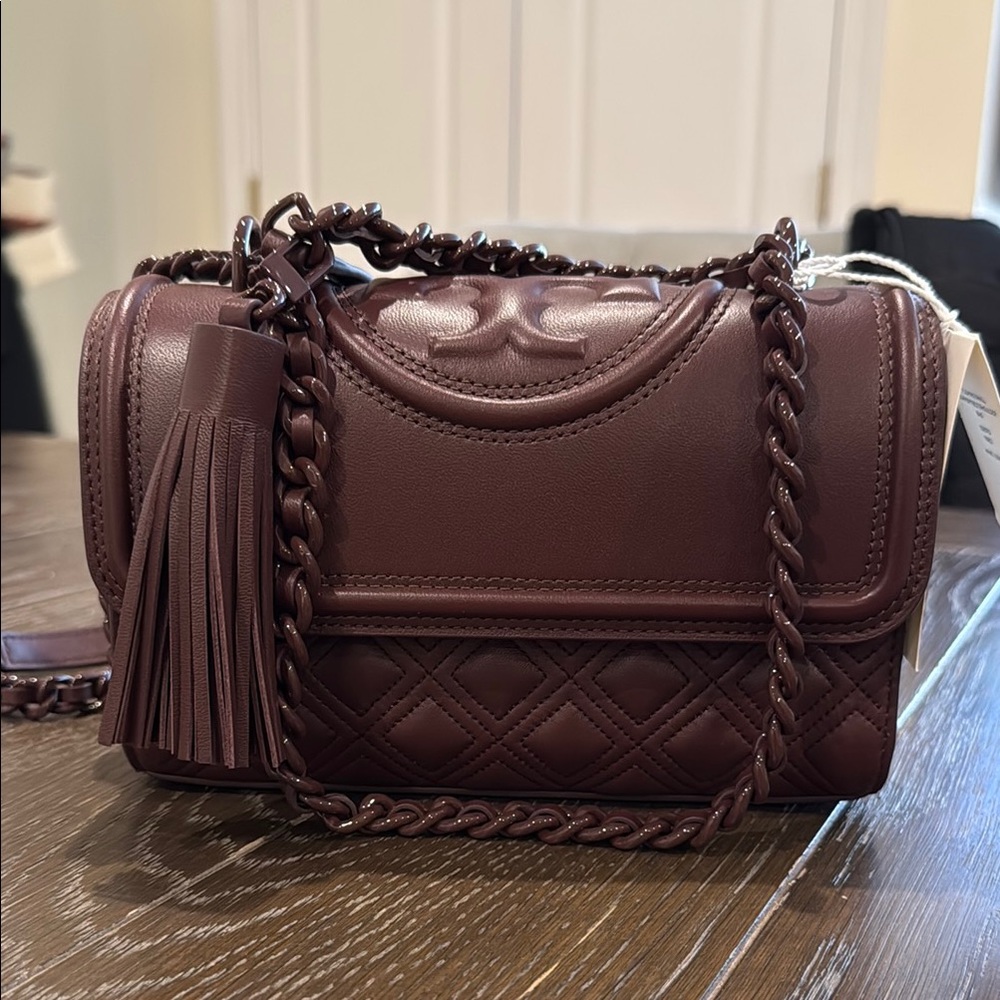 BRAND NEW TORY BURCH SMALL FLEMING CONVERTIBLE SHOULDER BAG IN WINE COLOR